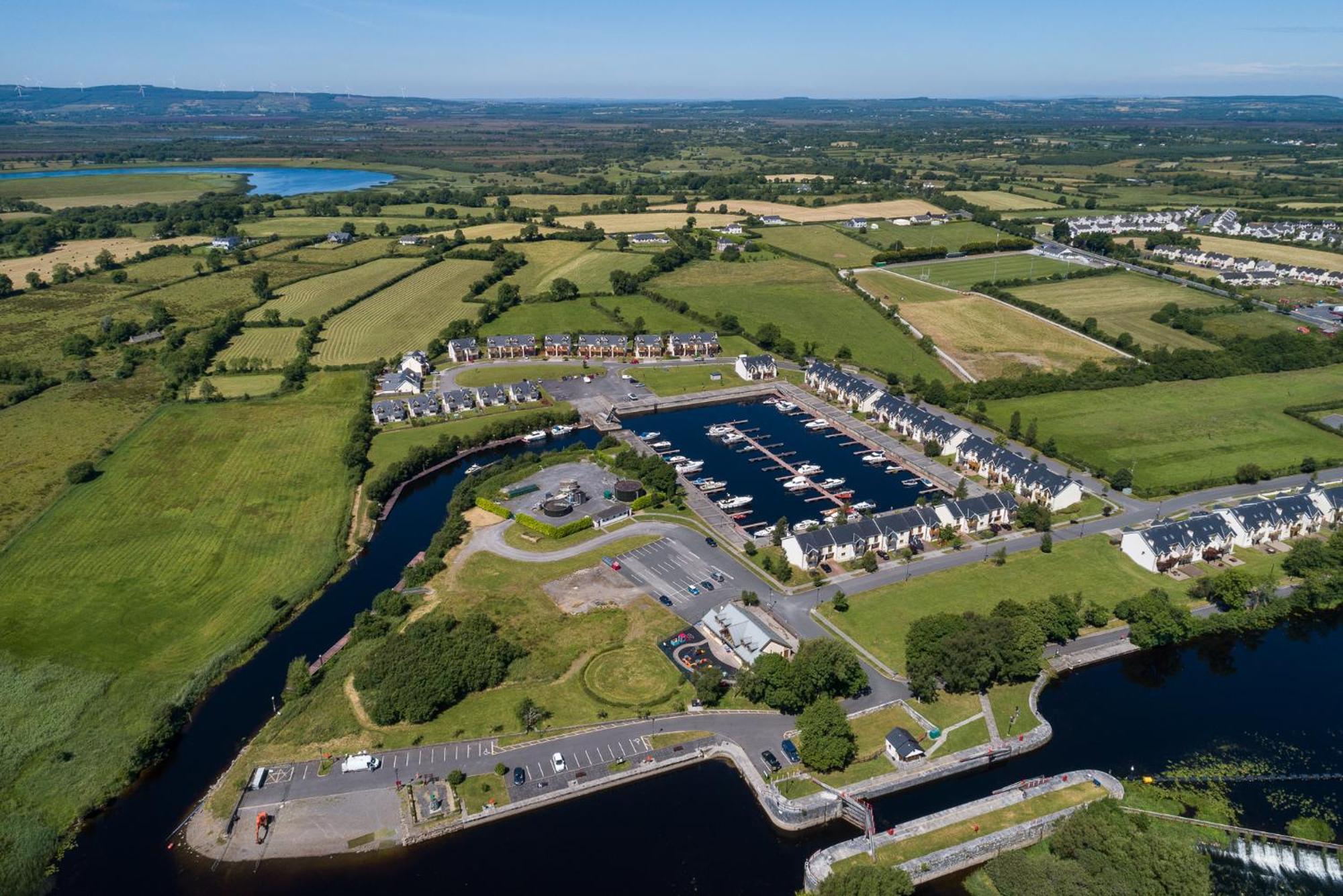 Shannonside - Stylish 5 Bed Marina Home & 40Ft Mooring Termonbarry Luaran gambar
